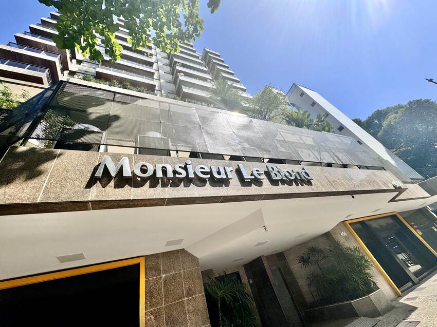 Building leblon monsieur le blond