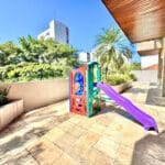 Tobogán en el parque infantil