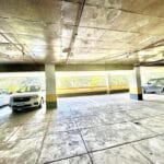 Aparcamiento privado en el edificio