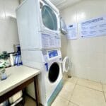 Lavandería autoservicio de pago disponible en el edificio